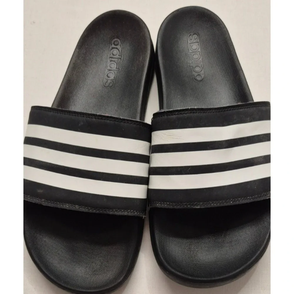 Adidas Adilette Unisex Comfort Slide‎ Sandals, Black & White USED  Size unknown